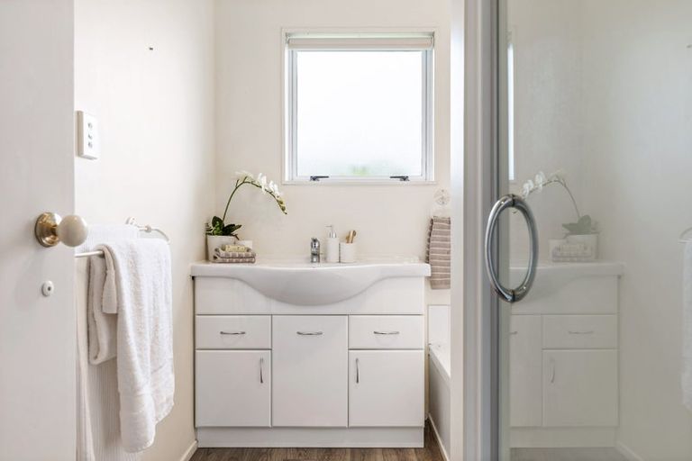 Photo of property in 130d Lakeside Drive, Orewa, 0931