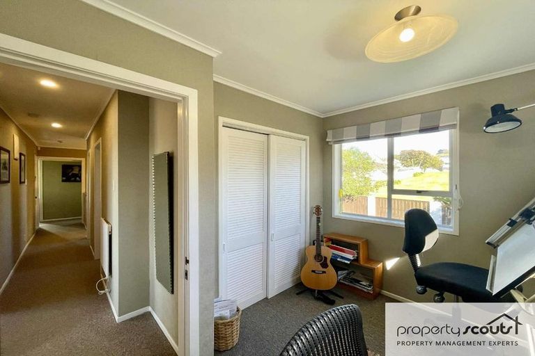 Photo of property in 12 Te Ngaere Place, Merrilands, New Plymouth, 4312
