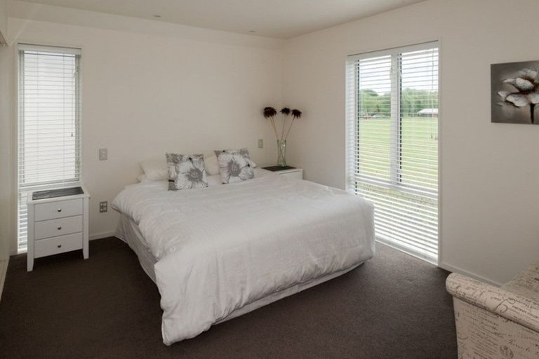 Photo of property in 19 Pavilion Crescent, Hillmorton, Christchurch, 8024