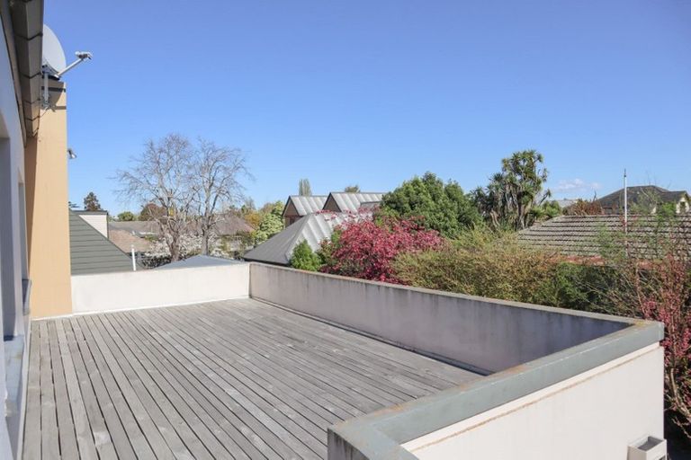 Photo of property in 67 Memorial Avenue, Ilam, Christchurch, 8053