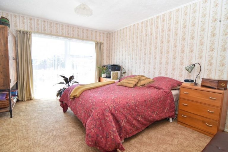 Photo of property in 10-12 Mckenzie Terrace, Carterton, 5713