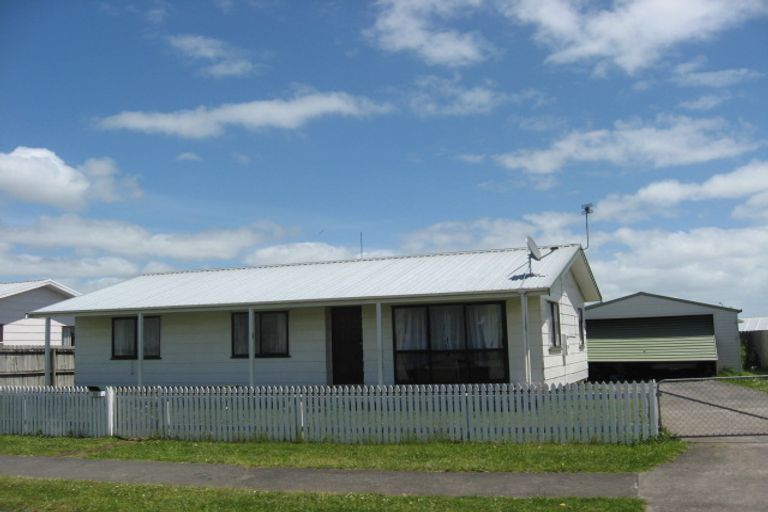 Photo of property in 84 Maplesden Drive, Clendon Park, Auckland, 2103