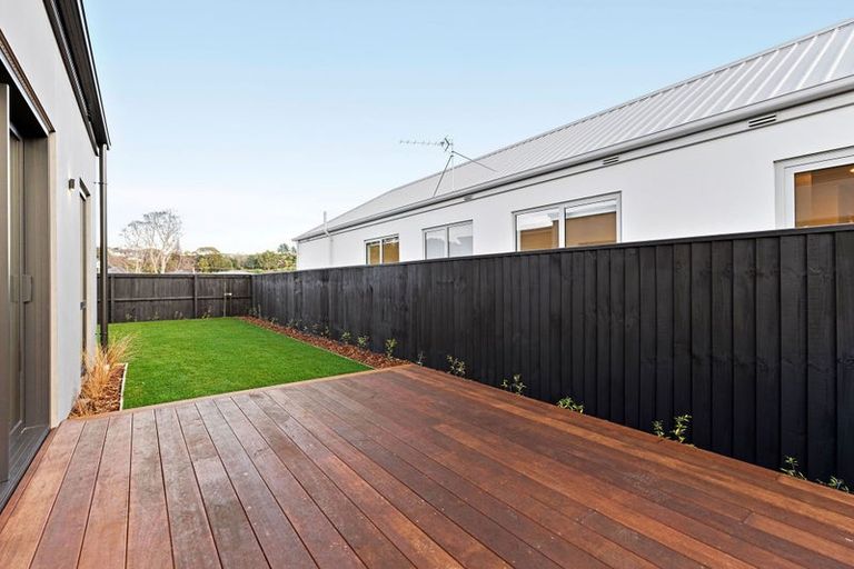 Photo of property in 21 Greystone Close, Halswell, 8025