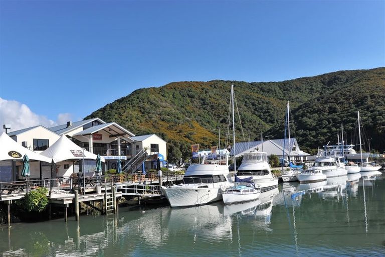 Photo of property in 3/45 Beach Road, Waikawa, Picton, 7220