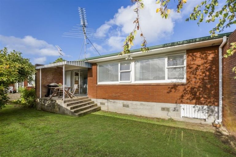Photo of property in 3/11a Aratonga Avenue, Greenlane, Auckland, 1051
