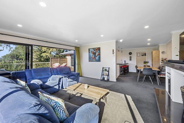 Photo of property in 111 Queens Road, Glen Avon, New Plymouth, 4312