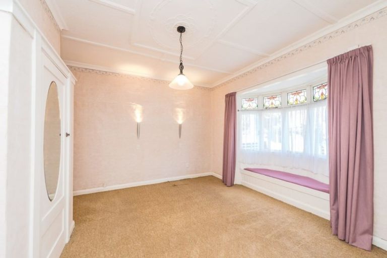 Photo of property in 2 Glasgow Street, Takaro, Palmerston North, 4412