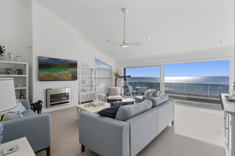 Photo of property in 85 Karewa Parade, Papamoa Beach, Papamoa, 3118