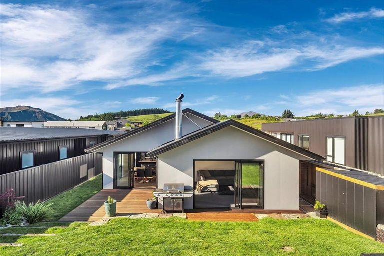 Photo of property in 215 Aubrey Road, Wanaka, 9305