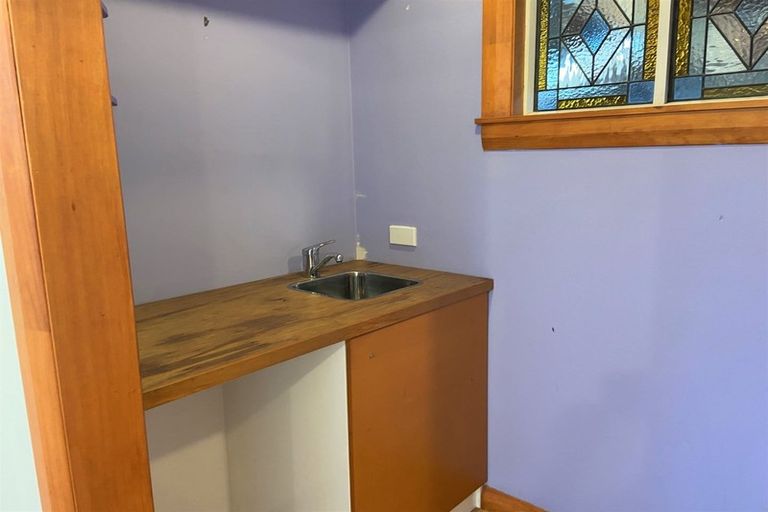 Photo of property in 12 Mangorei Road, Strandon, New Plymouth, 4312