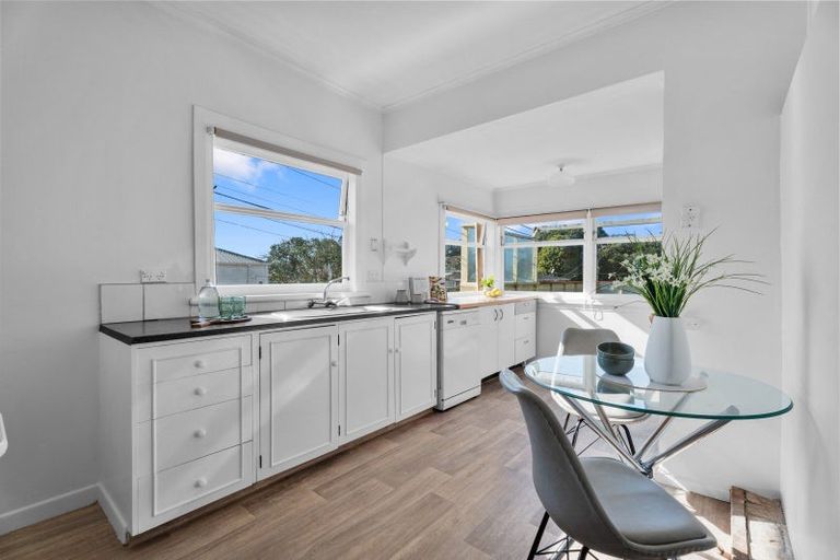 Photo of property in 13 Akarana Avenue, Mount Roskill, Auckland, 1041