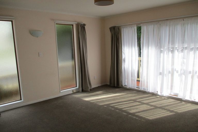 Photo of property in 39 Oak Avenue, Paremata, Porirua, 5024