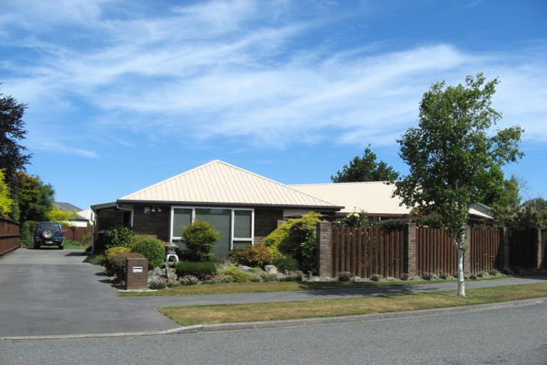 Photo of property in 42 Apsley Drive, Avonhead, Christchurch, 8042