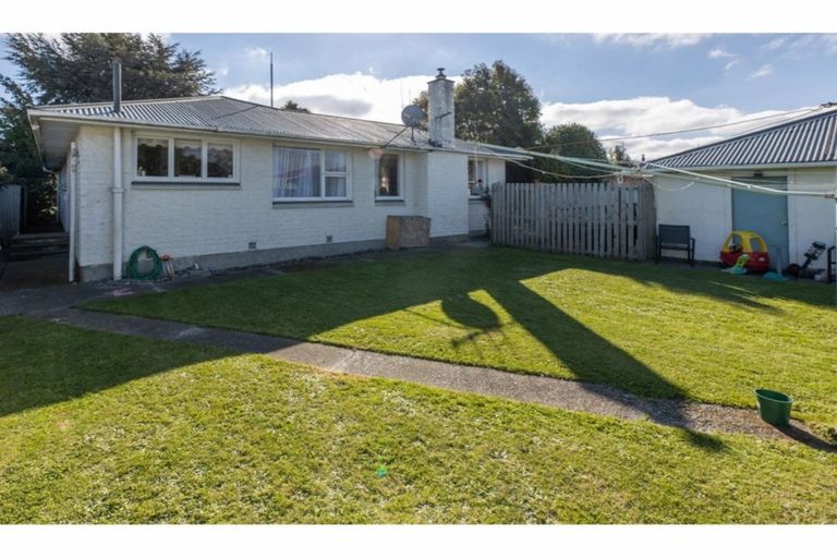 Photo of property in 11 Masham Road, Broomfield, Christchurch, 8042