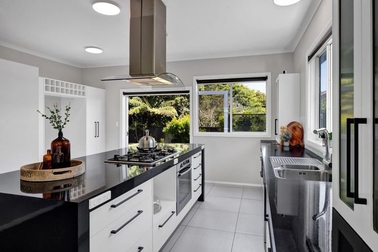 Photo of property in 110 Manawapou Road, Hawera, 4610