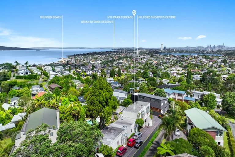 Photo of property in 3/18 Parr Terrace, Castor Bay, Auckland, 0620