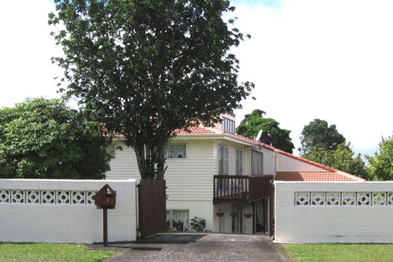 Photo of property in 9 Spence Road, Henderson, Auckland, 0612