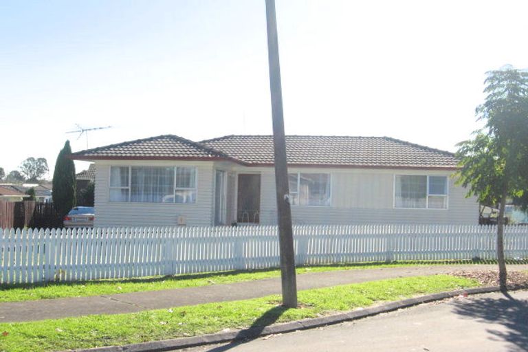 Photo of property in 22 Ronald Place, Manurewa, Auckland, 2102