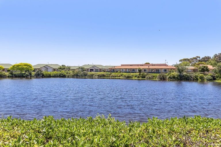 Photo of property in 10 Glen Loch Place, Paraparaumu, 5032