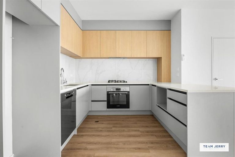 Photo of property in 63 Whare Kauri Road, Papakura, 2110