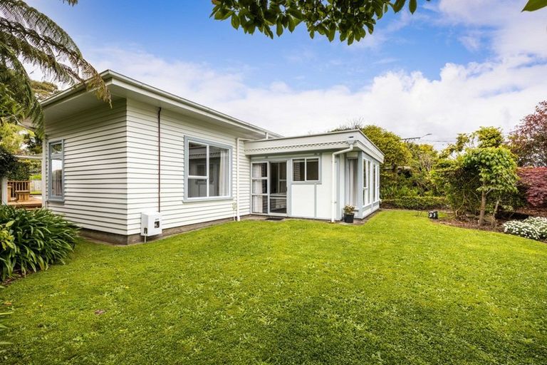 Photo of property in 30 Holsworthy Road, Lower Vogeltown, New Plymouth, 4310