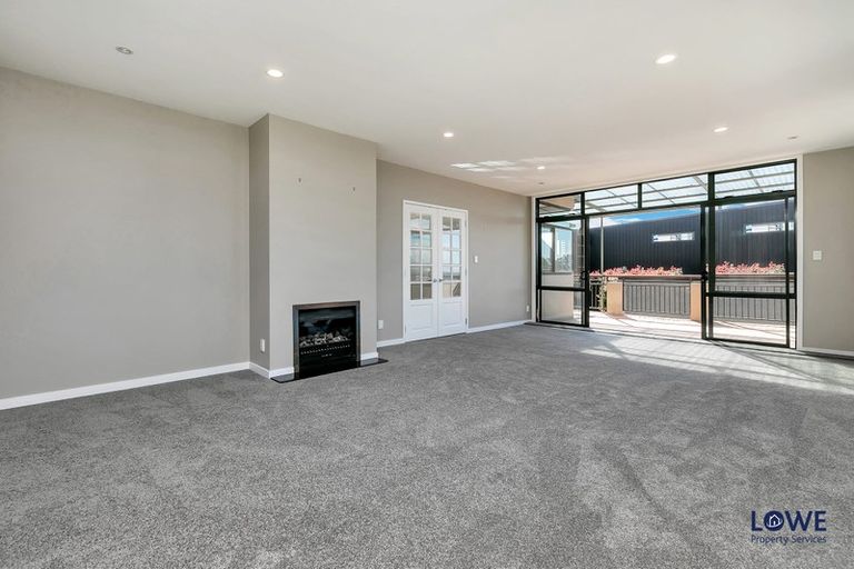 Photo of property in 1a Bournemouth Terrace, Murrays Bay, Auckland, 0630