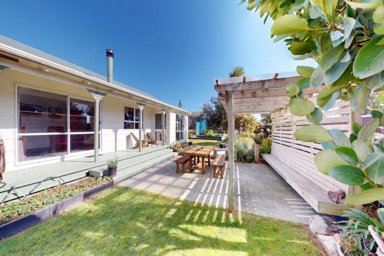 Photo of property in 43 Kahukura Avenue, Waitarere Beach, Levin, 5510