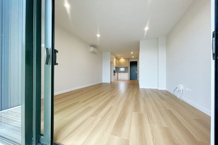 Photo of property in 29 Tieke Lane, Massey, Auckland, 0614