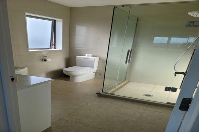 Photo of property in 4 Kirikiri Drive, Papakura, 2110