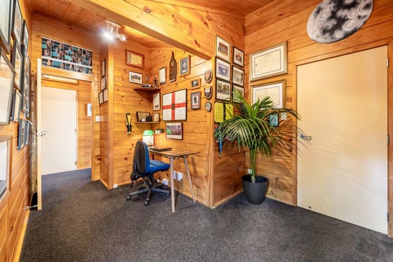 Photo of property in 19 Carlow Grove, Birchville, Upper Hutt, 5018