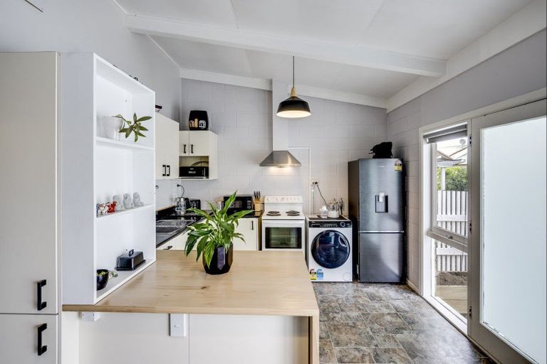 Photo of property in 2/204a Park Road South, Akina, Hastings, 4122