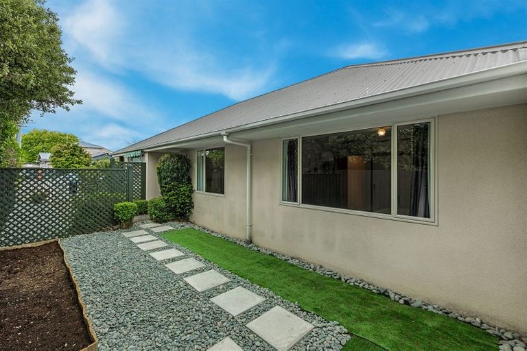 Photo of property in 1/215 Wairakei Road, Bryndwr, Christchurch, 8053