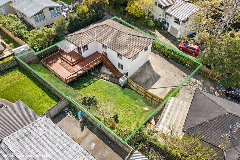 Photo of property in 16 Dunraven Place, Torbay, Auckland, 0630