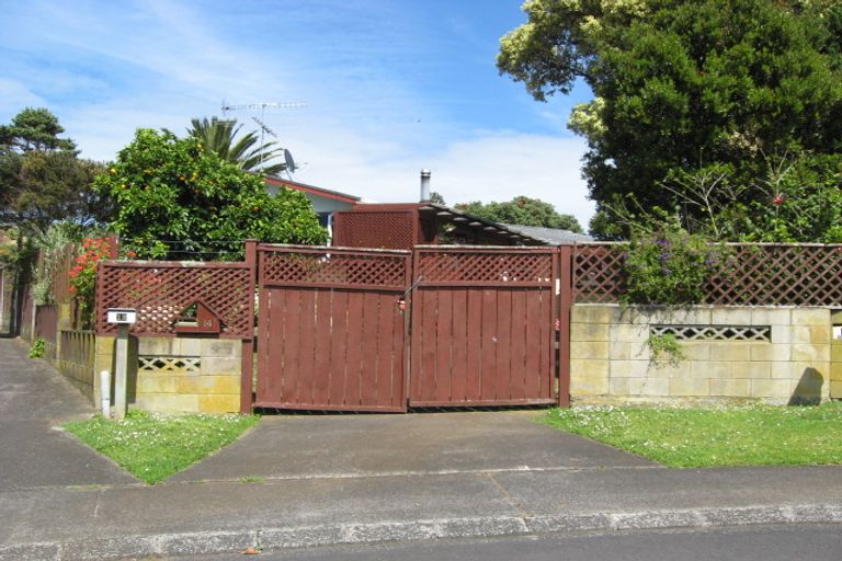 Photo of property in 14 Dunstall Place, Mangere Bridge, Auckland, 2022