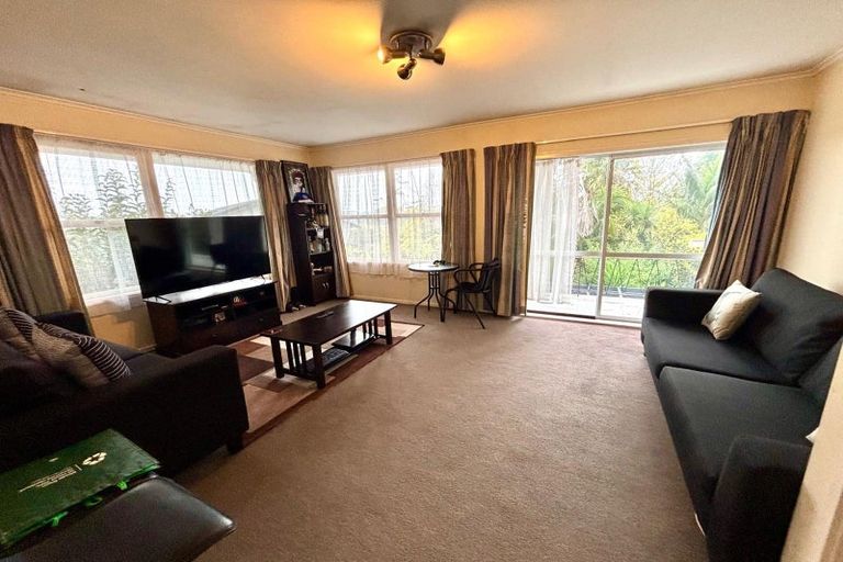 Photo of property in 60-62 Exmouth Road, Northcote, Auckland, 0627