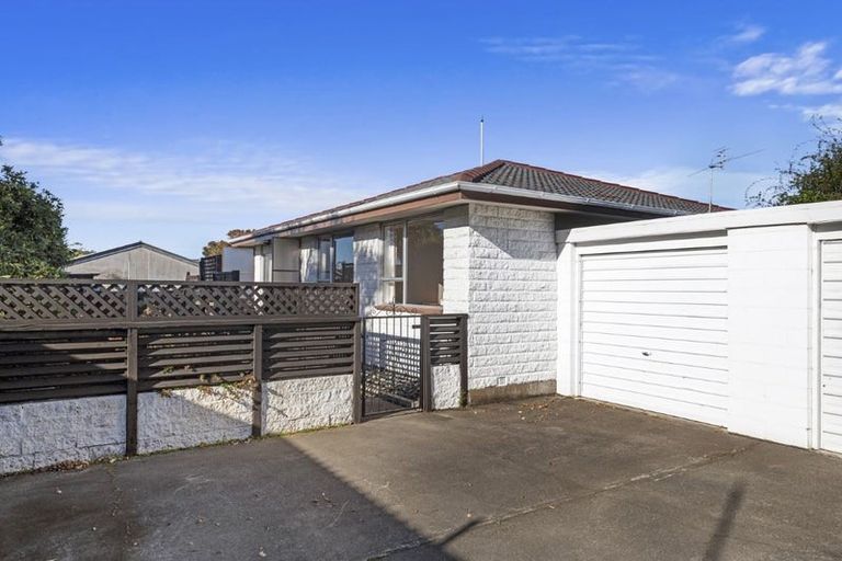 Photo of property in 92b Royal Park Drive, Parklands, Christchurch, 8083