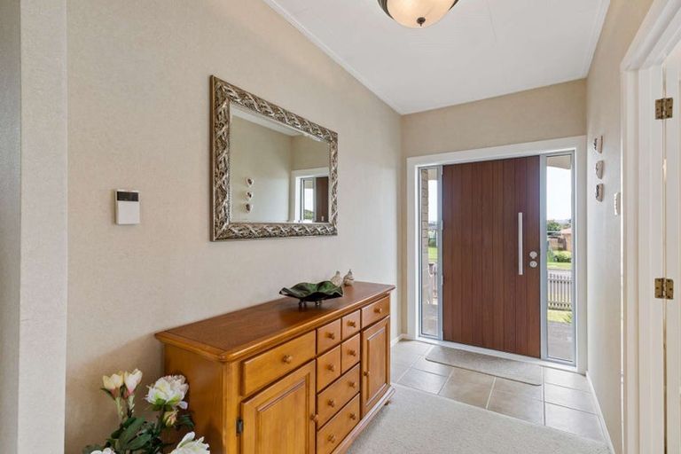 Photo of property in 5 Racecourse Road, Waiuku, 2123