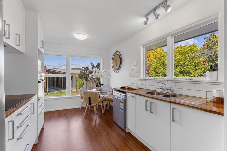 Photo of property in 100 Teesdale Street, Burnside, Christchurch, 8053