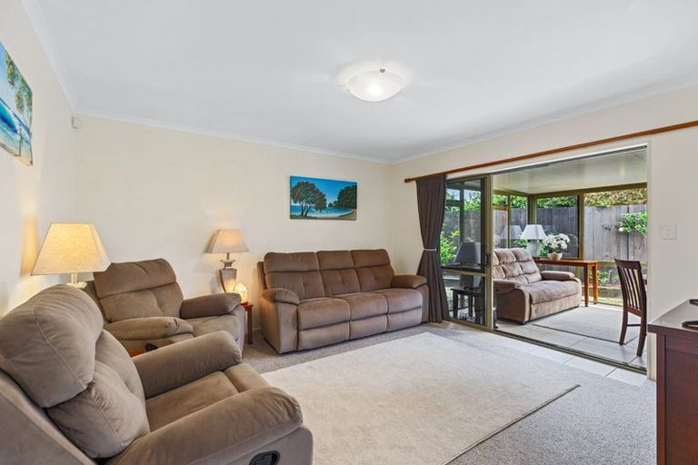 Photo of property in 6 Mcleod Place, Papamoa Beach, Papamoa, 3118