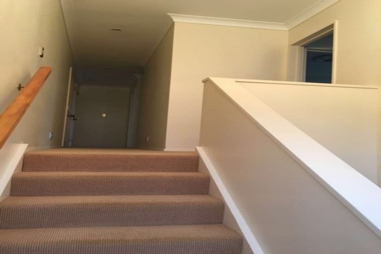 Photo of property in 22 Whitford Place, Rototuna North, Hamilton, 3210