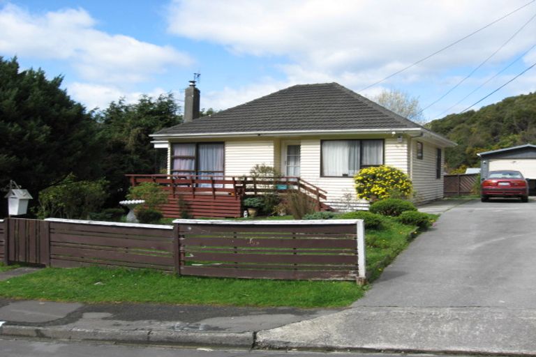 Photo of property in 13 Puriri Street, Wainuiomata, Lower Hutt, 5014