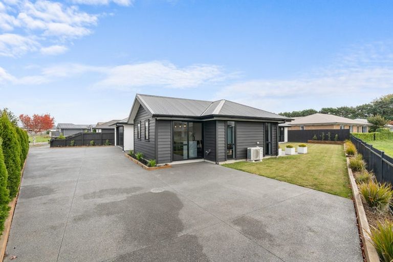 Photo of property in 28 Pistacia Place, Hornby, Christchurch, 8025