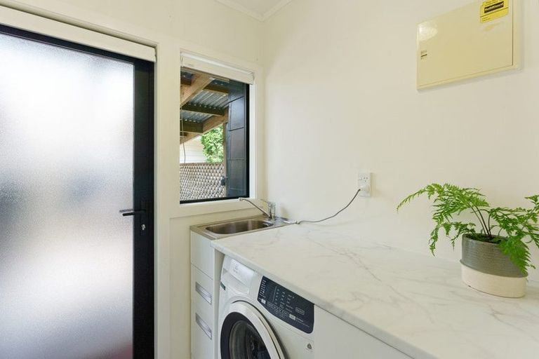 Photo of property in 3 Henare Street, Waikanae Beach, Waikanae, 5036