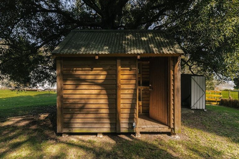 Photo of property in 216 Rowes Road, Hunterville, 4785