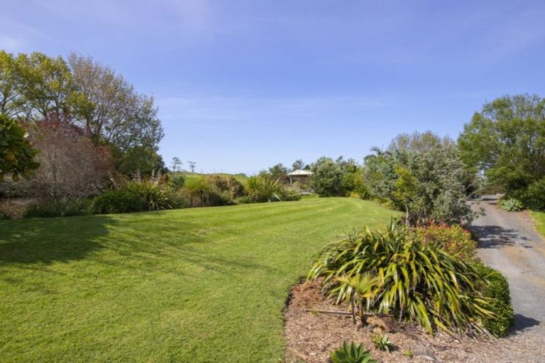 Photo of property in 11 Pah Hill Road, Wharehine, Wellsford, 0973