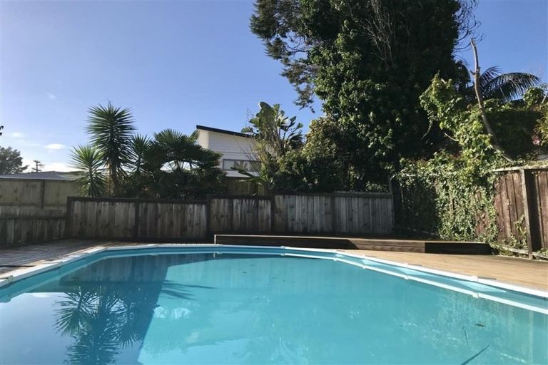 Photo of property in 61 Sheridan Drive, New Lynn, Auckland, 0600