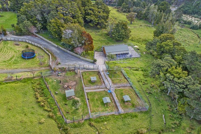 Photo of property in 125 Baldrock Road, Brynderwyn, Maungaturoto, 0587