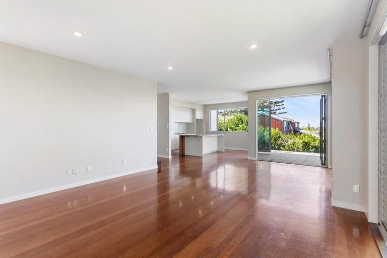 Photo of property in 5a Aberdeen Road, Castor Bay, Auckland, 0620
