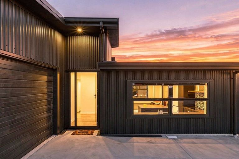 Photo of property in 16b Eltham Road, Blenheim, 7201