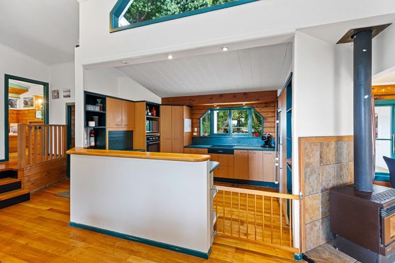 Photo of property in 130 Opanuku Road, Henderson Valley, Auckland, 0612